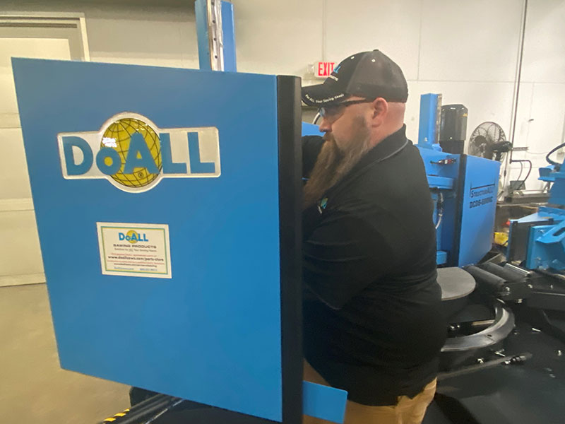 How to Safely Use Bandsaws